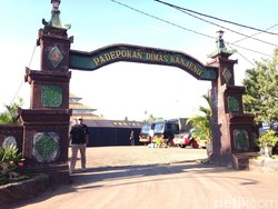 Pengikut Dimas Kanjeng Tolak Pengosongan Padepokan