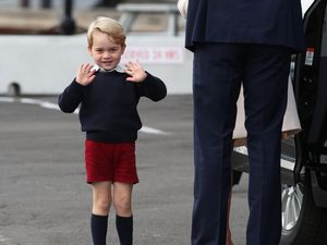 Foto: Senyum Manis & Lambaian Tangan Pangeran George Saat Tinggalkan Kanada