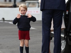 Foto: Senyum Manis & Lambaian Tangan Pangeran George Saat Tinggalkan Kanada