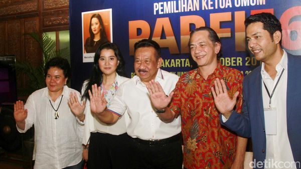 Saingi Gatot Brajamusti, Marcella Zalianty Ketua PARFI 1956