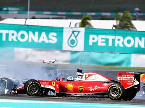 Tabrak Rosberg, Vettel Dihukum Mundur Tiga Grid di GP Jepang