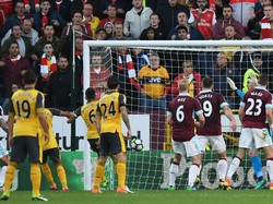 Ini Penilaian Henry atas Gol Kontroversial Koscielny