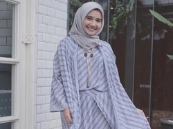 5 Gaya Selebgram Berhijab Tampil Cantik dengan Batik
