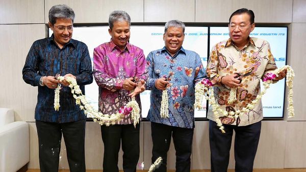 Auditorium Fakultas Teknik Industri ITS Diresmikan