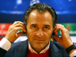 Target Prandelli Bersama Valencia: Kembali ke Liga Champions