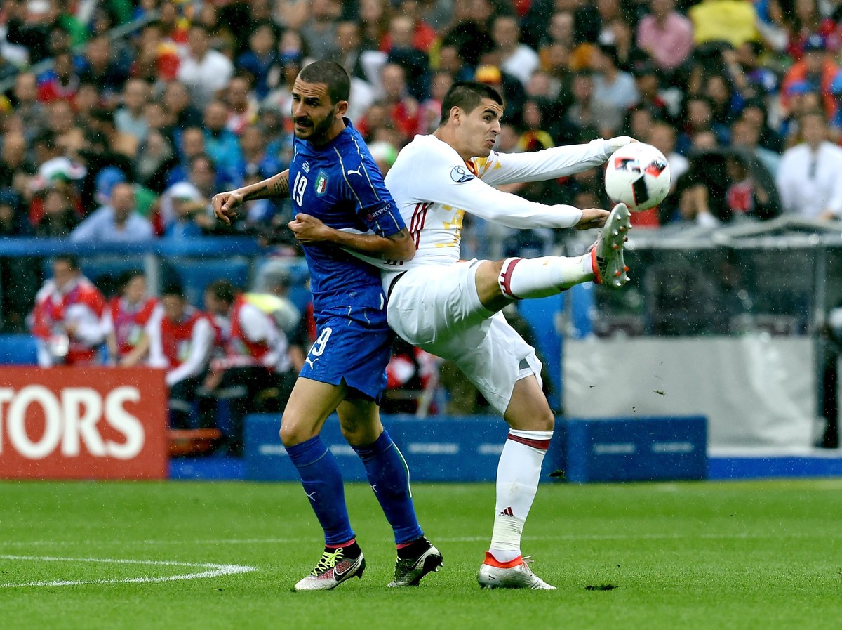 Italia vs Spanyol, Leonardo Bonucci masih dihantui kekalahan di Euro 2012. (Foto: Claudio Villa/Getty Images)