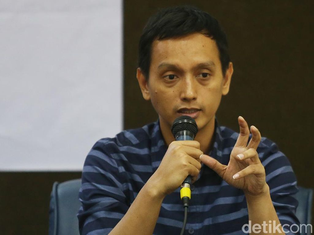 Al Araf: Sambo Ditahan di Brimob Langkah Awal yang Baik Ungkap Kasus Brigadir J Al Araf: Sambo Ditahan di Brimob Langkah Awal yang Baik Ungkap Kasus Brigadir J