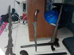 Keris dan Rajah di Padepokan Dukun Pembunuh yang Ngaku Bisa Gandakan Emas