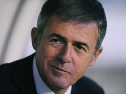 Lucas Alcaraz Kembali Latih Granada