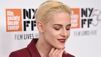 Penampilan Edgy dan Seksi Kristen Stewart