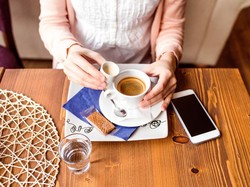 Masih Suka Minum Kopi Pakai Krimer? Ini Beberapa Bahan Kimia yang Ada Dalam Krimer