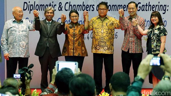 Menlu Retno Kumpulkan Para Pengusaha