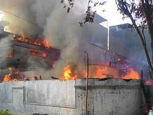 Rumah di Penjaringan Terbakar, 10 Mobil Damkar Merapat