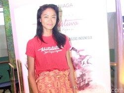 Dari Modelling, Kelly Tandiono Kecanduan Main Film