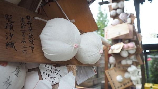 Foto: Kuil Pemuja Payudara