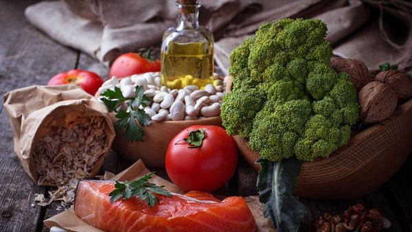 Ingin Sehat Selalu? Ini 8 Jenis Makanan yang Bagus Dikonsumsi Tiap Hari