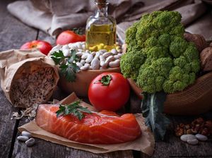 Ingin Sehat Selalu? Ini 8 Jenis Makanan yang Bagus Dikonsumsi Tiap Hari Ingin Sehat Selalu? Ini 8 Jenis Makanan yang Bagus Dikonsumsi Tiap Hari