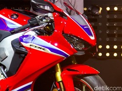 Honda CBR1000RR Fireblade Sanggup Berlari Sampai Kecepatan Berapa?