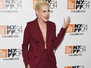 Kristen Stewart Curhat Soal Pernah Dimarahi Trump Karena Selingkuh