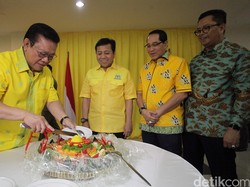 Novanto Buka Pintu Golkar untuk Ruhut Sitompul