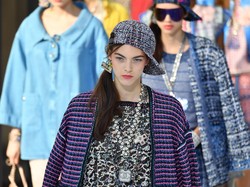 Pakai Blush On Sampai ke Pelipis Jadi Tren Kecantikan Gantikan Contouring