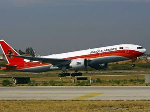 Petugas Terkunci di Kargo, Pesawat Angola Terpaksa Putar Balik Petugas Terkunci di Kargo, Pesawat Angola Terpaksa Putar Balik