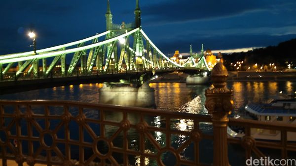 Keindahan Lokasi Syuting Film SYTD2 di Budapest