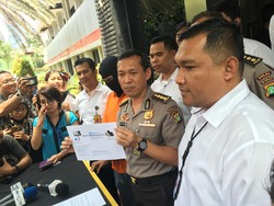 Polisi Rilis Tersangka Penyebar Film Porno di Videotron