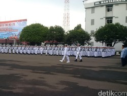 HUT ke-71 TNI, KSAL Pimpin Upacara Sederhana di Markas Koarmabar