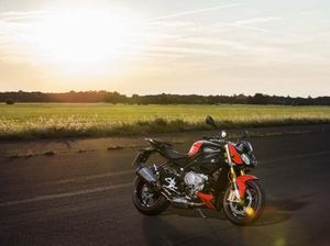 Tampang Baru BMW S1000R