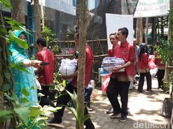 Siswa-siswi di Sekolah ini Nabung dengan Sampah