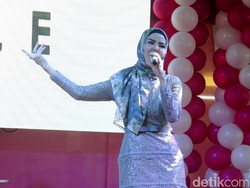 Jauh Lebih Cantik, Kata Angel Lelga Soal Perempuan Berhijab