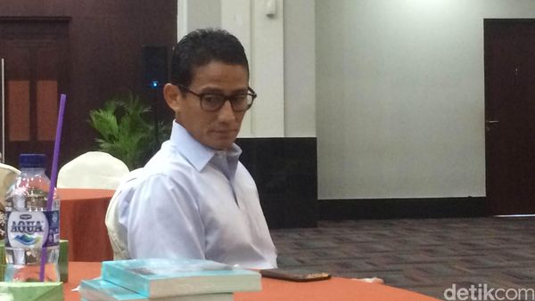 Sambil Terisak, Sandiaga Uno Ceritakan Penyakit Ayahnya