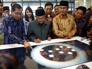 Habibie Kunjungi Gerai BRI Digital di Terminal 3 Ultimate
