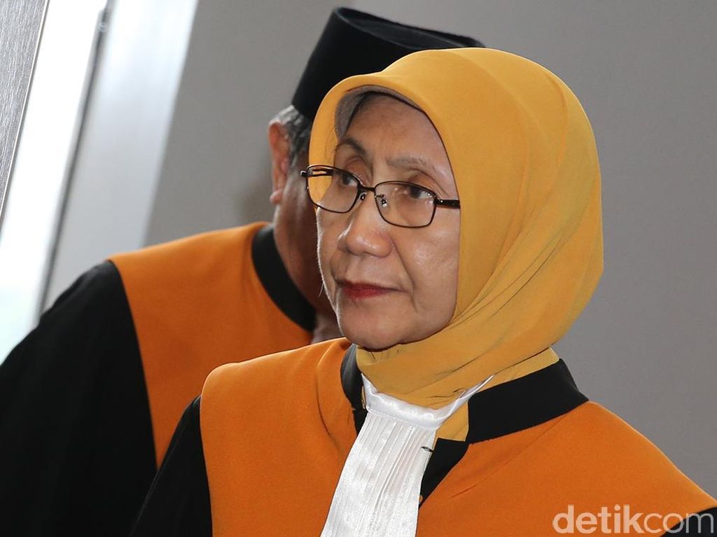 Hakim Agung Wanita Pemvonis Mati Herry Wirawan Pemerkosa 13 Santri Pensiun