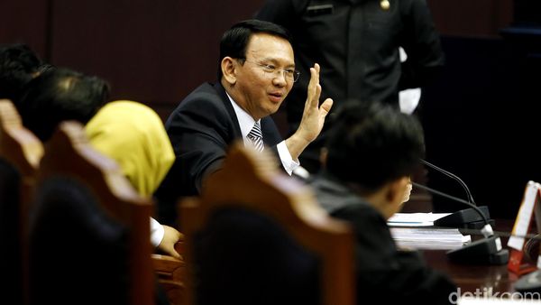 Ahok Kembali Jalani Sidang Gugatan UU Pilkada