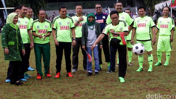 Pertandingan Sepakbola Meriahkan HUT Fraksi PKB