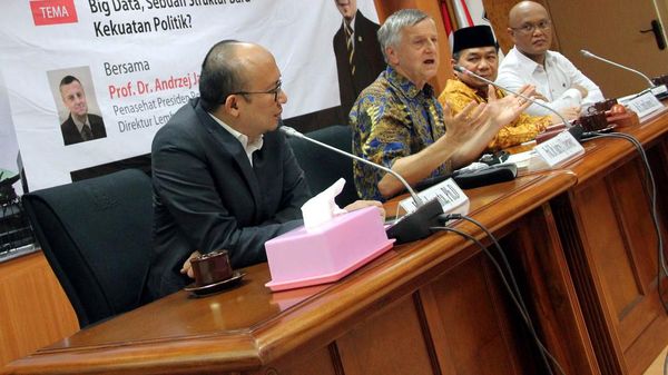 Penasehat Keamanan Presiden Polandia Jadi Pembicara Diskusi PKS