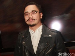 Derby Romero Bangga Tampil di Pinky Promise