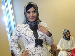 Elma Theana Sudah Move On dari Masalah Gatot Brajamusti