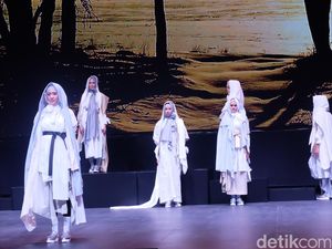 3 Desainer Tampilkan Busana Muslim yang Terinspirasi Pasar Hingga Gurun Pasir