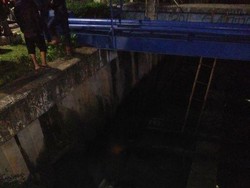 Honda Jazz Nyemplung ke Kali Cideng, 4 Penumpang Dilarikan ke RS