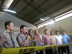 Bareskrim Bongkar Kasus Pengoplosan Beras Bulog di Jakarta Timur