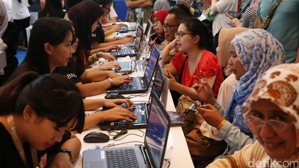 Para Traveler Berburu Tiket Murah di GATF