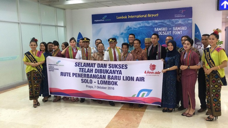 Pembukaan rute Lion Air Lombok-Solo (Ahmad Masaul Khoiri/detikTravel) Pembukaan rute Lion Air Lombok-Solo (Ahmad Masaul Khoiri/detikTravel)