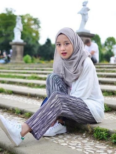 Cerita Si Cantik Gita Savitri yang Lebih Nyaman Makara Muslim di Jerman