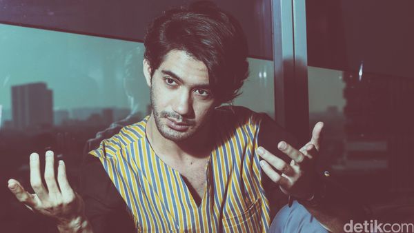 Kisah Reza Rahadian, Sang Aktor Serba Bisa