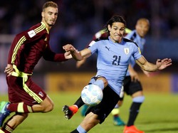 Cavani Dua Gol, Uruguay Hantam Venezuela 3-0