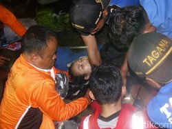 Cekcok dengan Pacar, Gadis Muda Lompat ke Sungai Ciliwung