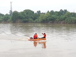 Pencarian 7 Santri Korban Perahu Tenggelam di Babat Dilanjutkan